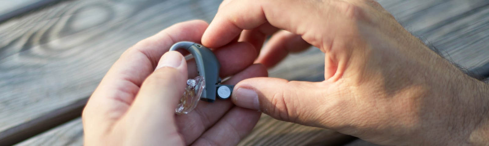 Hearing aid battery banner